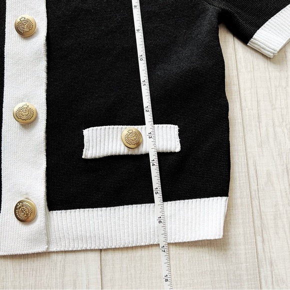 Black and white knit short sleeve sweater - Picture 9 of 11